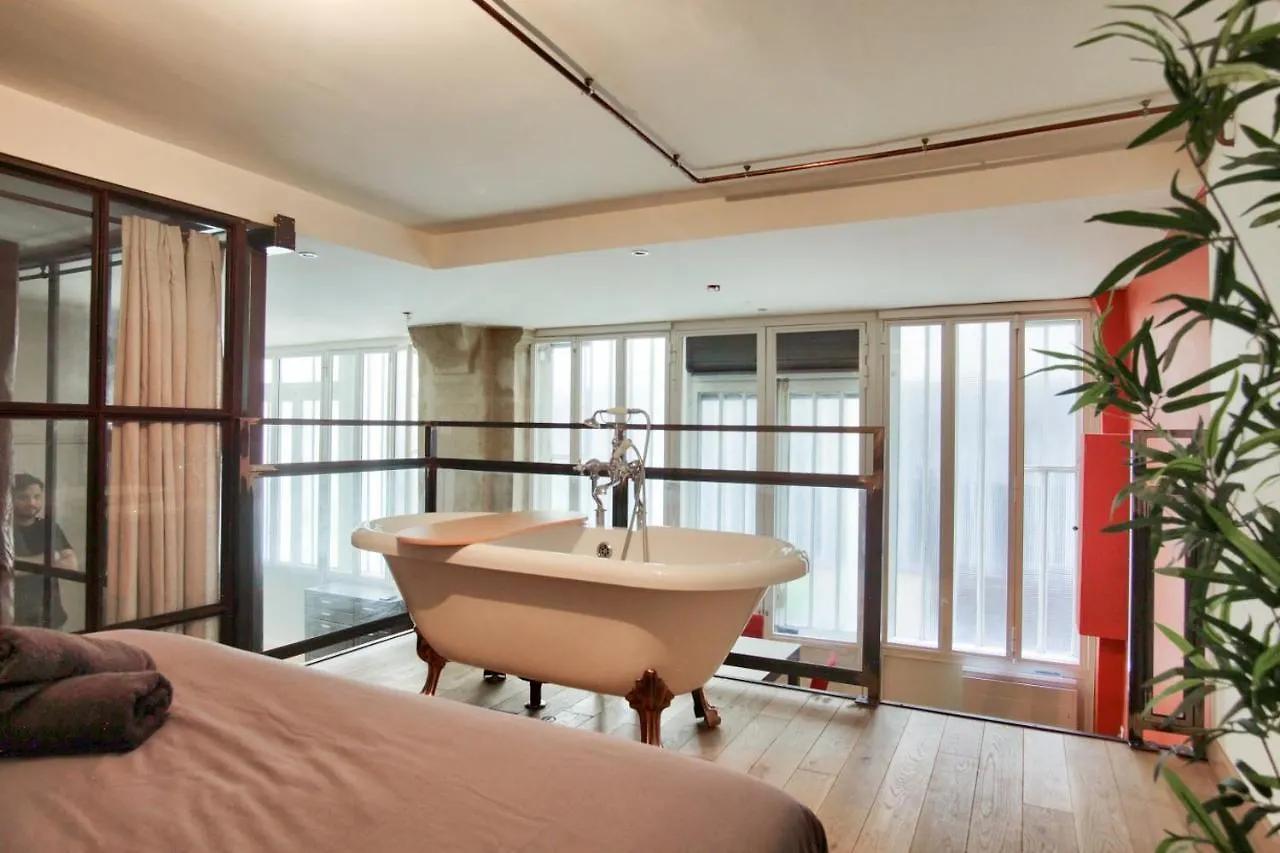 2 Bedrooms Le Marais Nazareth Paris França