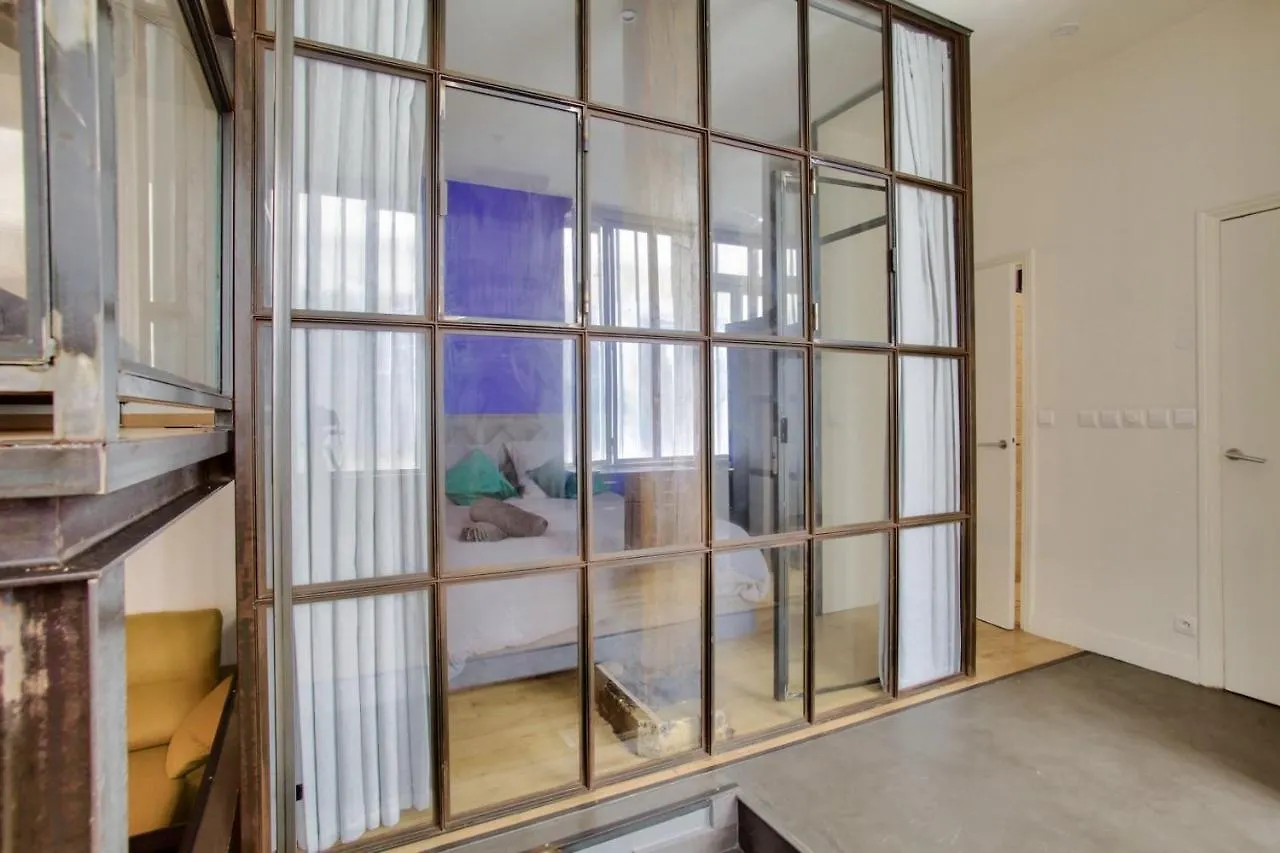 2 Bedrooms Le Marais Nazareth Paris Apartment